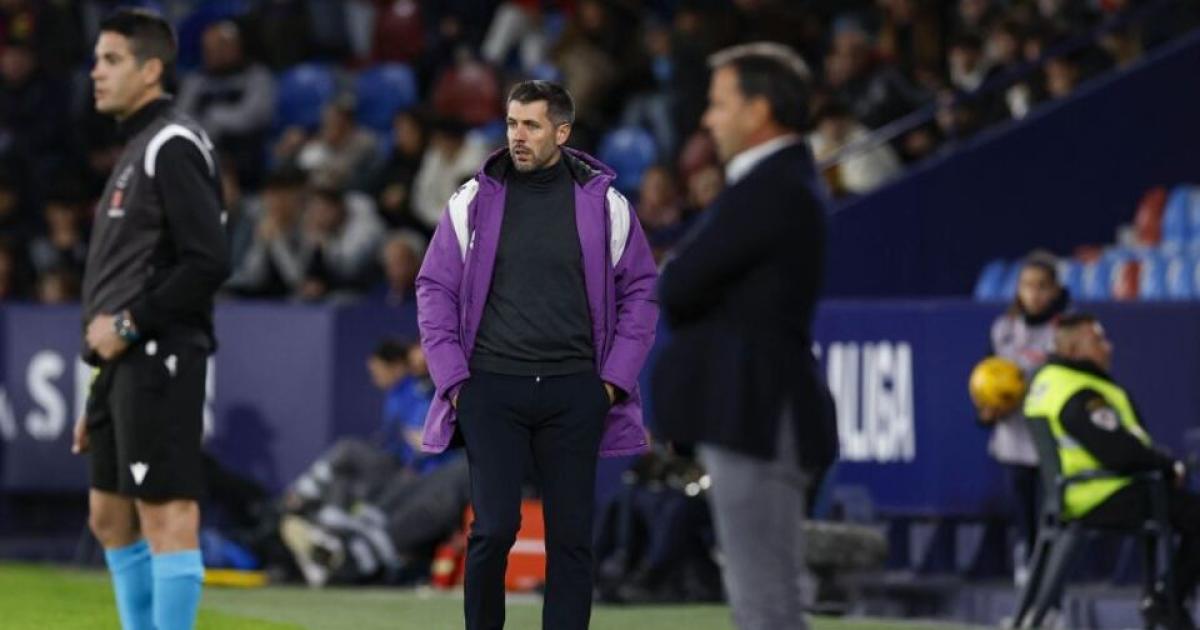 FÚTBOL | LEVANTE-REAL VALLADOLID (ENTRENADORES): Pezzolano, Descontento ...