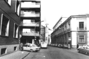 Vista de la calle Felipe II en su intersección con la calle León en 1970