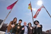 El grupo Siloé pregonará las Fiestas de la Virgen de San Lorenzo 2026 de Valladolid. En la imagen con el alcalde Jesús Julio Carnero y la concejala de de Turismo, Eventos y Marca, Blanca Jiménez.