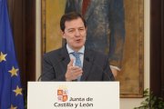 El presidente de la Junta de Castilla y León, Alfonso Fernández Mañueco, comparece en rueda de prensa.