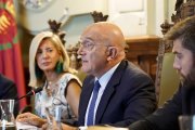 El alcalde de Valladolid, Jesús Julio, Carnero, preside la sesión ordinaria que celebra el pleno de la Corporación Municipal.