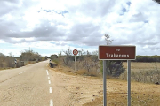 Puente sobre el río Trabancos en la carretera VA-610, entre Castronuño y Pollos.-AYTO. CASTRONUÑO