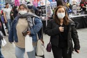 PHOTOGENIC/PABLO REQUEJO. Dos jóvenes con mascarilla este fin de semana durante el salón del cómic y el manga en la Feria de Valladolid.