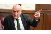 El alcalde de Valladolid, Jesús Julio Carnero, en un momento de la entrevista.-J. M. LOSTAU