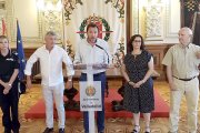 Los alcaldes de Arroyo, Valladolid y La Cistérniga junto a la intendente jefa de la Policía Municipal y el concejal de Seguridad Ciudadana, tras el acuerdo firmado este martes. SGC