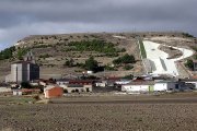 Instalaciones del fallido proyecto ‘Meseta Ski’ en la pedanía tordesillana de Villavieja del Cerro, en una foto de archivo. ICAL