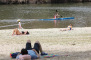 Vallisoletanos tomando el sol en la playa. J.M. Lostau