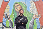 Antonio Muelas, frente a la obra “Nuestra Señora de los Botes”.-ARGICOMUNICACIÓN