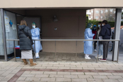 Realización de pruebas PCR en el centro de salud de Covaresa.- PHOTOGENIC