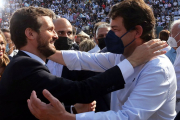 Pablo Casado y Alfonso Fernández Mañueco, en la convención del PP este domingo en Valencia. ICAL