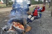 Santiago Rivas, ‘El Motero Solitario’, ayer en Valdegalindo. Llega el primero desde hace 19 ediciones.-J.M. LOSTAU