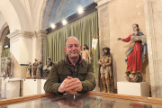 Fernando Díez, alcalde de Frómista, en el museo de la iglesia de San Pedro de la localidad./ ArgiComunicación
