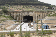 Túnel de la Variante Este de mercancías junto al cerro de San Cristóbal. | J. M.LOSTAU