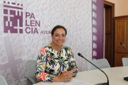 La alcaldesa de Palencia, Miriam Andrés, ofrece una rueda de prensa. ICAL