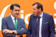 El consejero de Medio Ambiente, Vivienda y Ordenación del Territorio, Juan Carlos Suárez-Quiñones, y el alcalde de Valladolid, Óscar Puente, participan en el acto de inauguración oficial de la Feria Expobiomasa 2023. ICAL