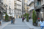 La calle Santiago de Valladolid, una de las zonas más comericales de la ciudad-J.M.Lostau