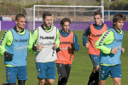 Peña, Timor, Jorge Hernández, Guille Andrés y Rubio, al comienzo del entrenamiento del domingo-Pablo Requejo