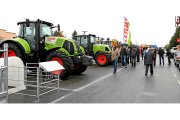 Exposición de maquinaria agrícola de la Feria de San Martín, en la localidad leonesa de Mansilla de las Mulas. EL MUNDO