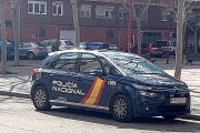 Coche de policía en una foto de archivo. E. M.