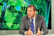 Óscar Puente en el programa ‘La Quinta Esquina’, emitido ayer en La 8 de Valladolid. PABLO REQUEJO