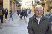 El doctor Ruiz Liso en una calle de la ciudad de Soria.-ARGICOMUNICACIÓN