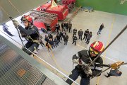 Demostración durante una visita del alcalde al parque de Bomberos de Valladolid, en una foto de archivo. PABLO REQUEJO