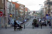 Travesía de Medina de Rioseco donde se observa el desvío hacia Villarramiel a la derecha.-J.M. LOSTAU