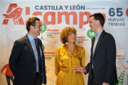 El director territorial de Alcampo en Castilla y León, Jesús López, y la directora de Comunicación Externa, Yolanda Fernández, antes de la rueda de prensa. ICAL