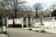 Fachada del angiguo cuartel de artillería Marqués de la Ensenada, en Medina del Campo.-S. G. C.