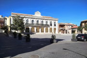 Plaza Mayor de Íscar, en cuyas inmediaciones fue agredido un vecino el pasado fin de semana.-A.I.