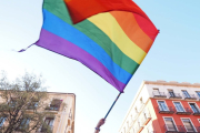 Una bandera LGTBI ondeando.- PHOTOGENIC