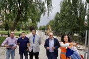 El alcalde de Valladolid, Jesús Julio Carnero, visita las obras del carril bici del paseo de Isabel la Católica