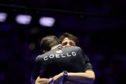 Coello y Tapia, abrazados tras su victoria en el Wizink Center