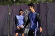 De la Hoz y Cenk entrenan con el grupo