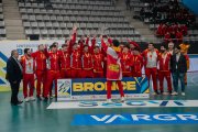 La selección juvenil masculina de Castilla y León celebra el bronce en la CESA