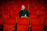 El director del Teatro Bergidum, Miguel Ángel Varela, en el patio de butacas.