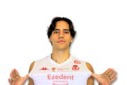 Pau Isern, con la camiseta de su último equipo, la Cultural Leonesa.