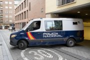 Furgón policial en el que fue trasladado el jefe antidroga.