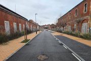 Edificaciones en hilera que se van a rehabilitar para convertirlos en viviendas.