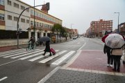 Al fondo el colegio Nuestra Señora del Carmen junto a la plaza del Carmen en Delicias.