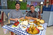 Mamoun Lamedi y Aqeel Abbas, en el restaurante Aroma de India de
Valladolid.