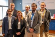 El gerente del Hospital Clínico Universitario de Valladolid, José Antonio Arranz Velasco, junto a representantes de los servicios clínicos relacionados, informa de la participación del centro hospitalario en dos ensayos clínicos internacionales en tratamiento del cáncer de próstata