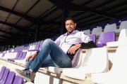 Javier Baraja, entrenador del Promesas, en la grada de los Campos Anexos.