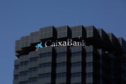 Fachada de un edificio de CaixaBank.