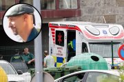 UVI móvil en la puerta de entrada del cuartel de la Guardia Civil de Llanes para atender a los heridos y Dámaso F. S.