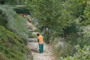 Limpieza en el cauce del Esgueva de Valladolid