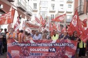 UGT FICA y CCOO Industria se concentran frente a la sede de Vametal para protestar por el bloqueo en la negociación del convenio colectivo del metal.