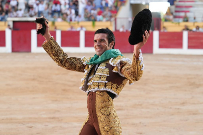 Emilio de Justo en la corrida de toros del 6 de agosto en las fiestas de Íscar. J. M. LOSTAU