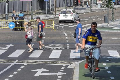 Tráfico cortado en el centro de la ciudad en una restricción por ozono.