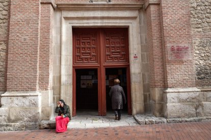 Iglesia de San Felipe Neri en la calle Teresa Gil de Valladolid. -J.M. LOSTAU